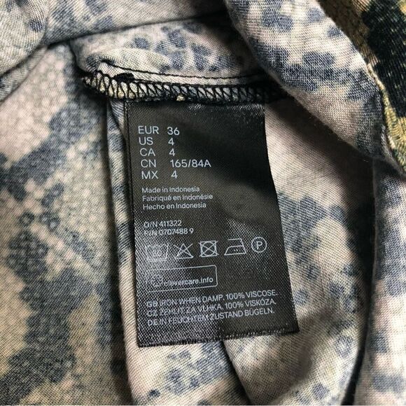 H&M Snakeskin Print Button Down Top - Picture 9 of 10